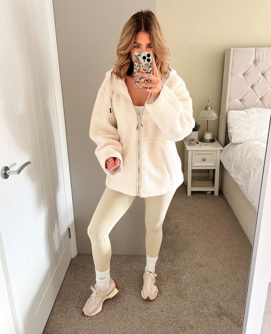 Casaco de Lã VELLENE™ – Solto e Minimalista