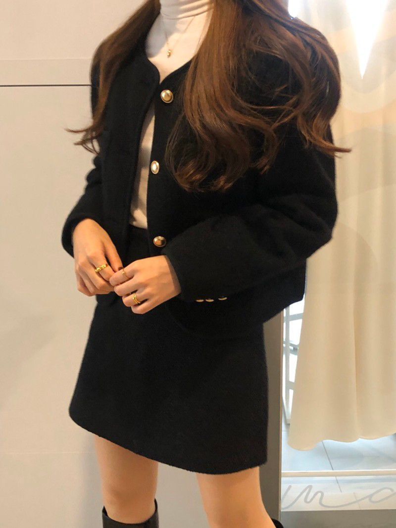 Casaco VELLENE™ – Manga Longa e Gola Redonda, Estilo Minimalista