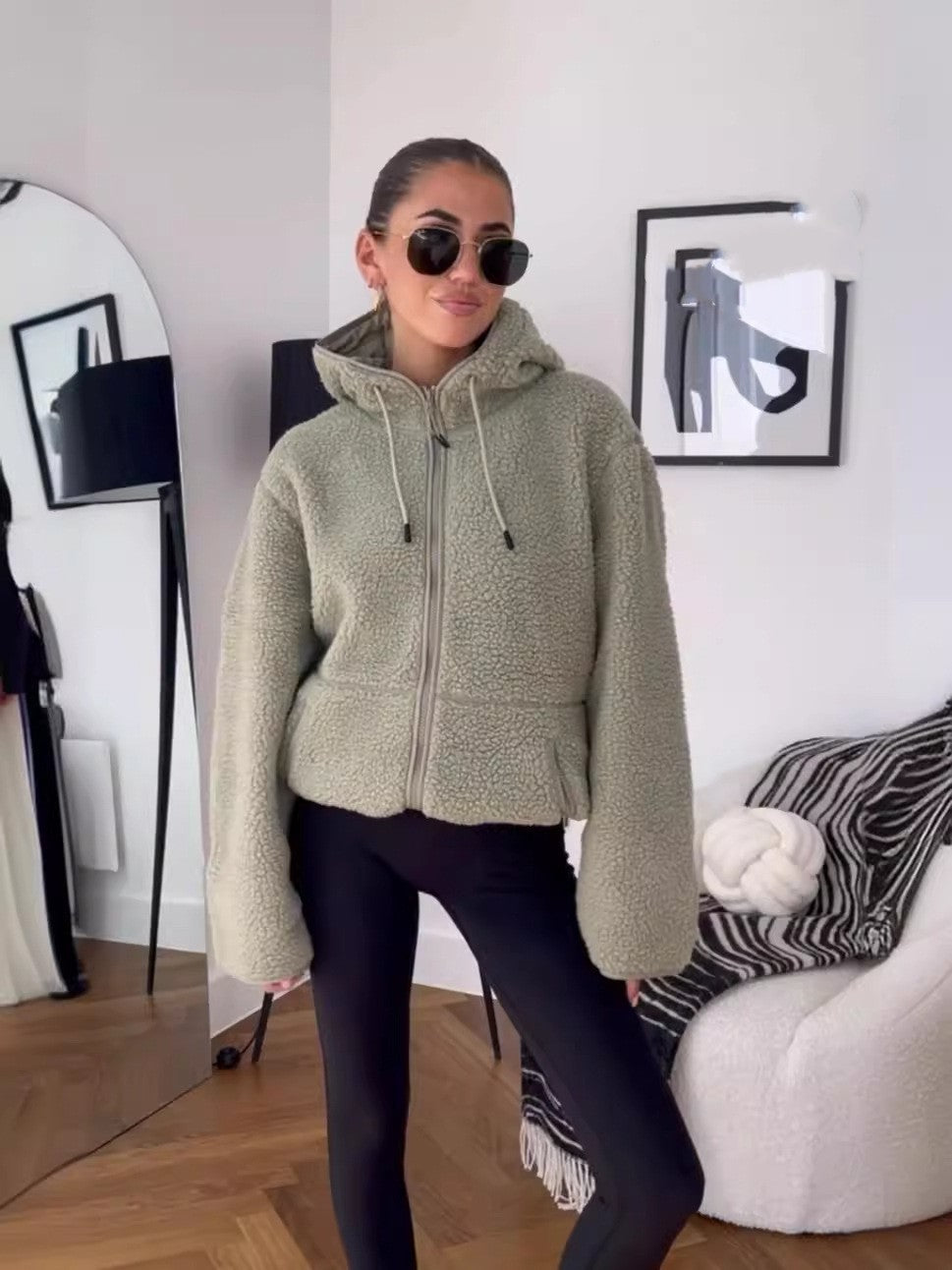 Casaco de Lã VELLENE™ – Solto e Minimalista