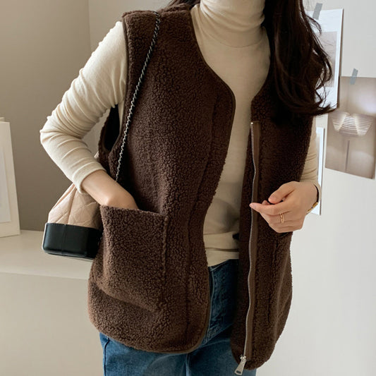 VELLENE™ Lamb Wool Vest Jacket – Timeless Elegance